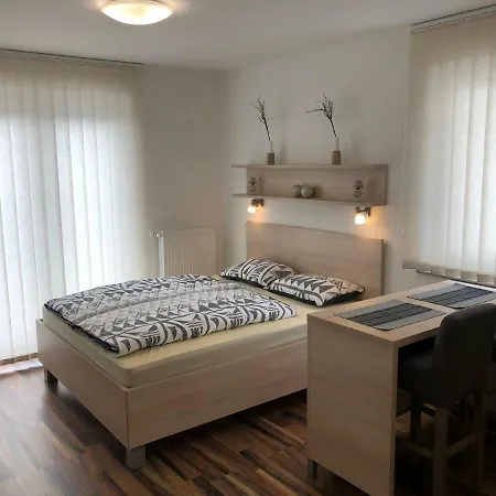 Apartmaji Dolgi Most Apartment *